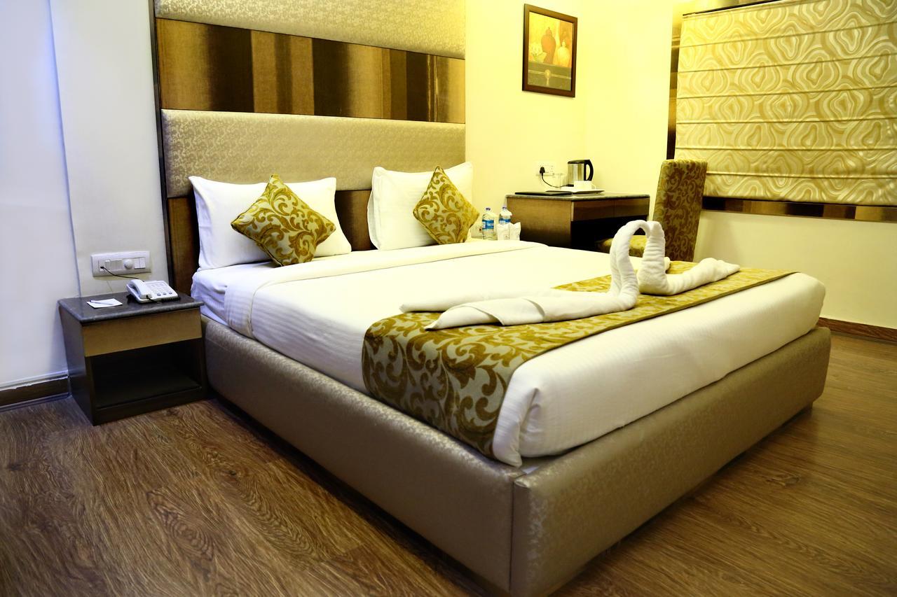 The Majestic Suites Kalkutta Exterior foto